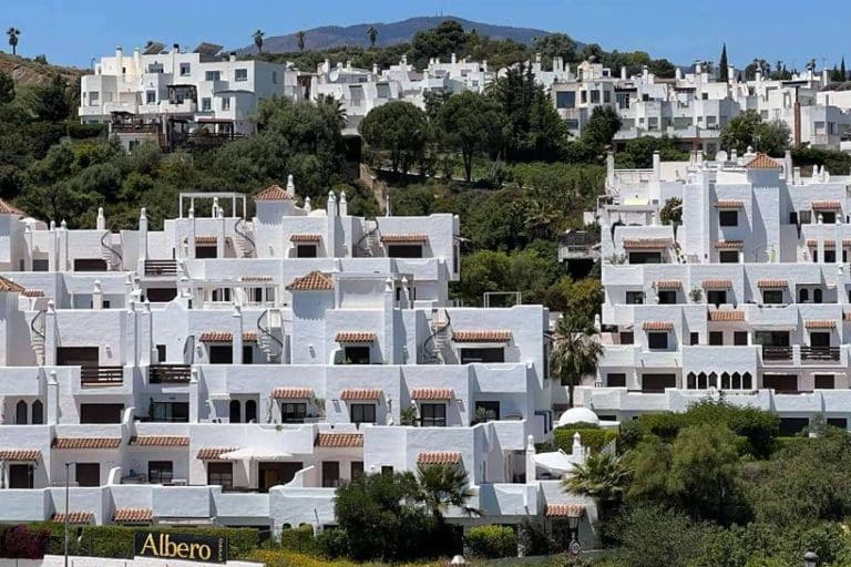 Rehabilitación y pintura de edificios en la Costa del Sol