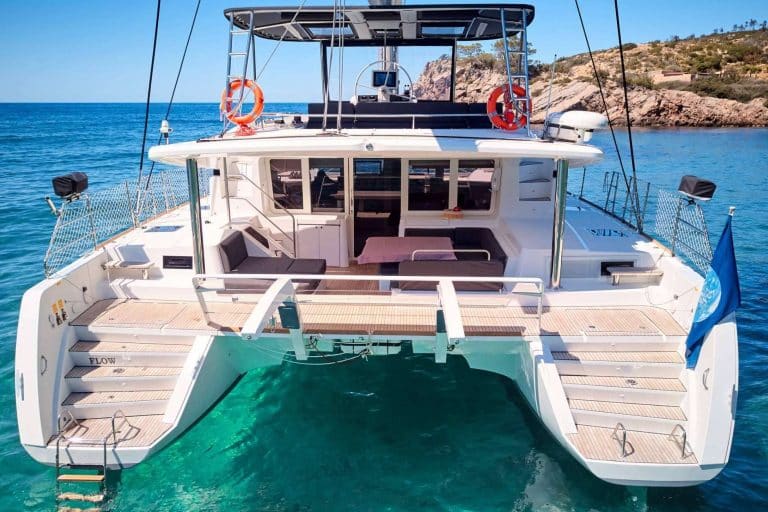 Navega por Ibiza brinda el servicio de alquiler barco semana Ibiza