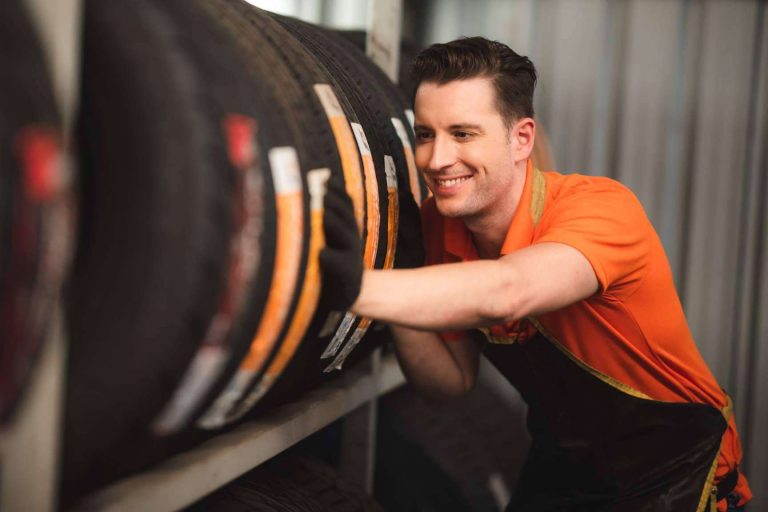 Es importante no perderese la promoción de Pirelli en los talleres de la red Blacktire y ganar hasta 100 € en una tarjeta regalo