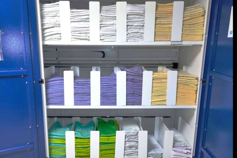 Para el control textil en hospitales, la Fábrica de Software ofrece dispensador de ropa