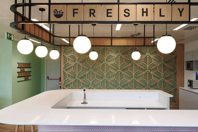 Llega la revolución del interiorismo sostenible con la innovadora línea de celosías personalizadas en cartón biodegradable de Mister Karton