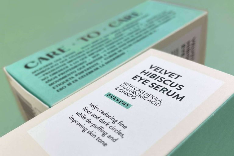 El tratamiento antioxidante concentrado para el contorno de ojos de UMOA