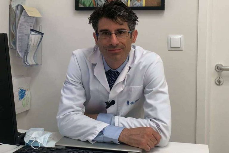 Daniel Cabezalí, urólogo pediátrico experto en laparoscopia y urología infantil