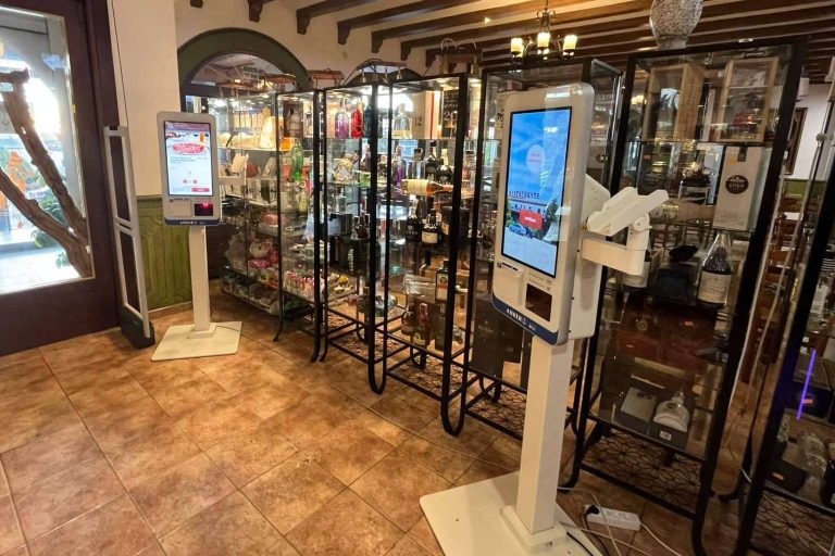 ¡Adiós a las filas! Descubrir cómo Anker y Waitry están cambiando el juego en la hostelería española