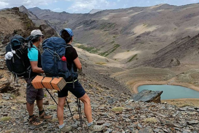 Integral de los tresmiles de Sierra Nevada, una ruta para disfrutar en verano, con Guías Nevada