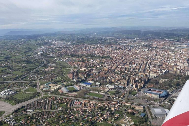 Asturfly dispone de un curso para convertirse en piloto de ultraligero en Asturias