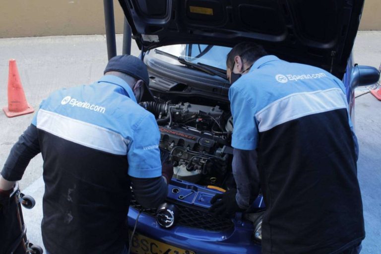 ¿Cuáles son las novedades en tarifas del Pico y Placa solidario en Bogotá y cómo obtener permisos para circular libremente?