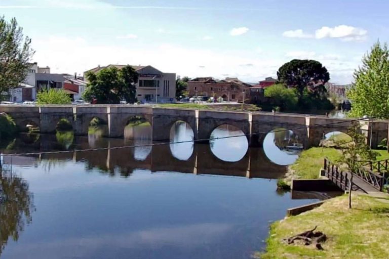 Servicio funerario completo con recogidas en todo el territorio español, con el tanatorio Moraleja