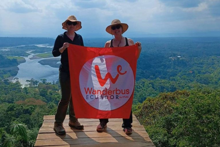 WanderBus y sus hop-on hop-off bus para recorrer Ecuador fácilmente