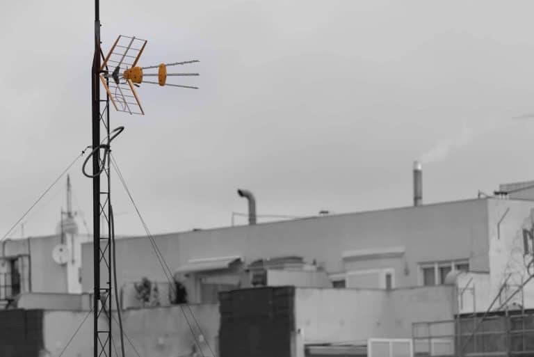 Antenistas Valencia ofrece servicios de instalación de antena TDT en Valencia con profesionales altamente capacitados