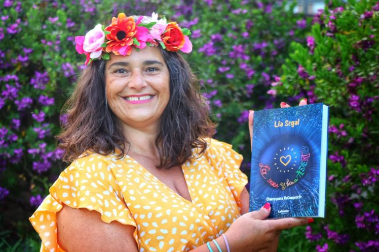 Lia Segal presenta 'La salida es hacia adentro. Claves para ReConocerte', editada por Letrame Grupo Editorial