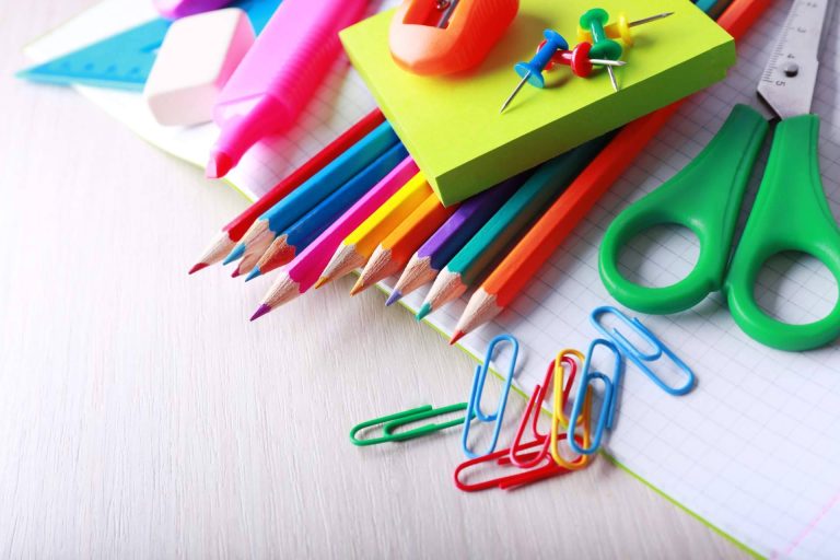 Amplio y variado catálogo de material escolar de Barceló Equipa