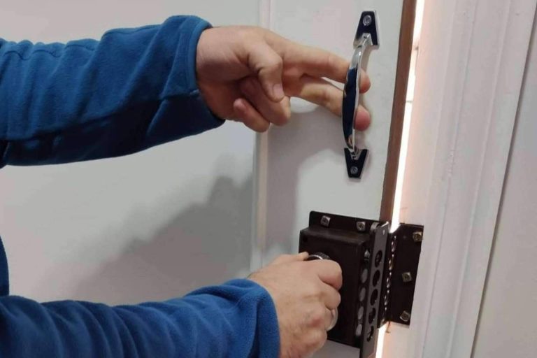 Escoger un servicio de cerrajería 24 horas y económico en Pamplona