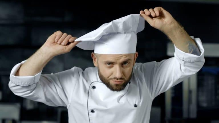 Los gorros de chef tienen máximo 100 pliegues