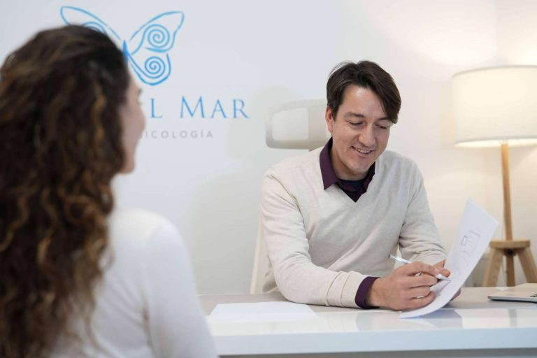 Asociación Española de Psicología Sanitaria: Realizar un Máster de Psicología Clínica por menos de 1.000 euros