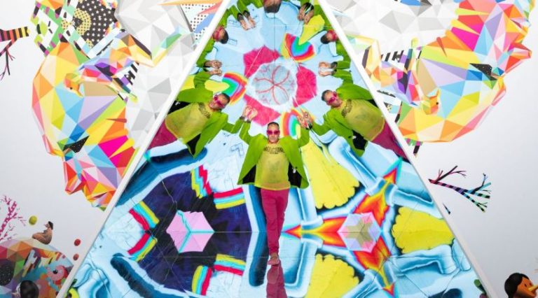 'Walking Life', la gran instalación interactiva de Okuda San Miguel con la que arranca Museo Gran Vía 15