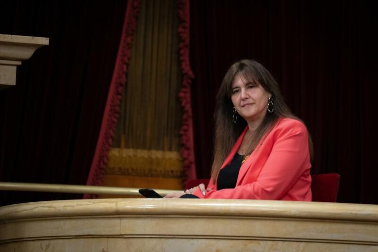 El Parlament catalán estudiará este jueves la retirada del escaño de Laura Borràs