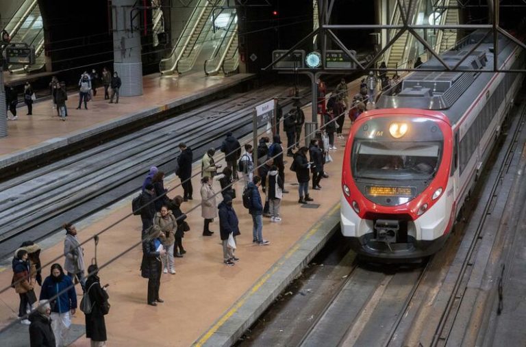 Se descarrila un tren en Atocha interrumpiendo el servicio de cercanías