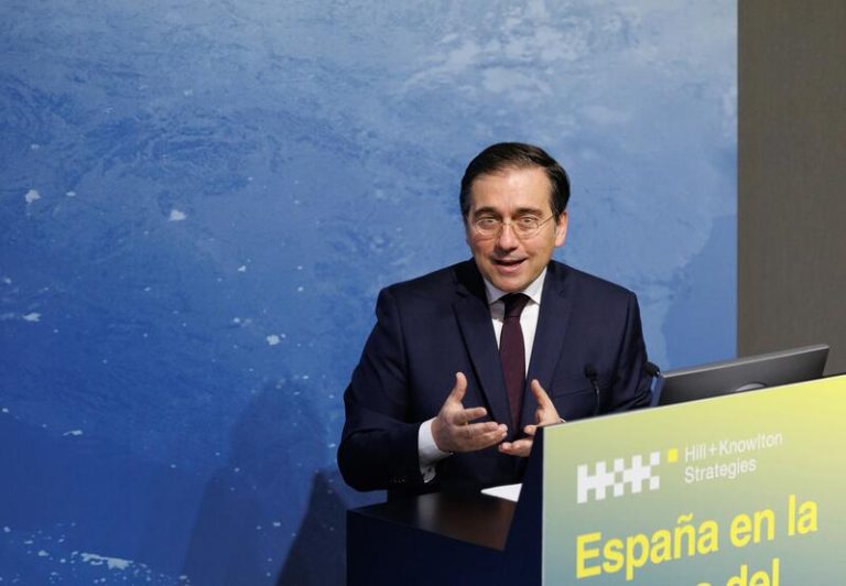 Albares insiste en que 