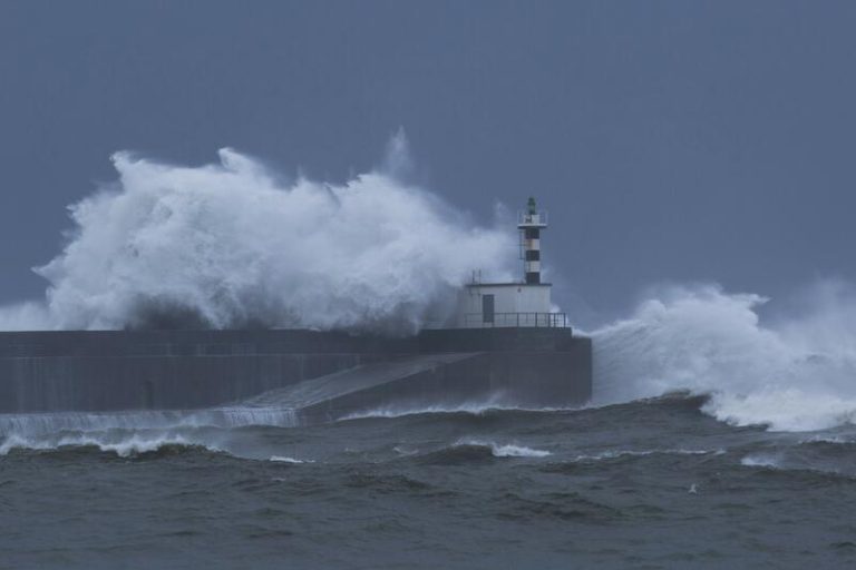 El riesgo importante por lluvias y tormentas queda restringido a Baleares y la estabilidad llega a la Península