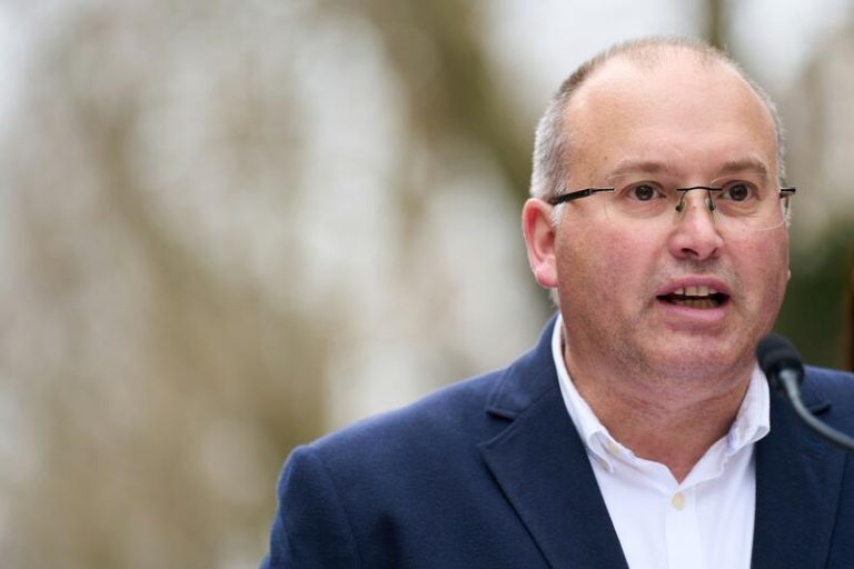 El PP exige el cese inmediato del delegado del Gobierno en Madrid tras sus palabras alabando a Bildu: 