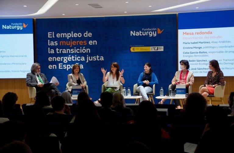 Las mujeres ocuparon el 38% de los nuevos empleos ligados a la transición energética entre 2015 y 2021