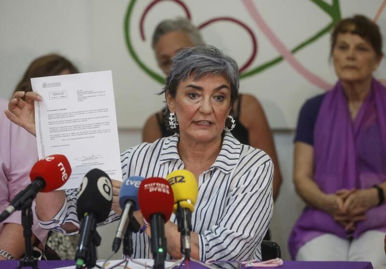 La Coordinadora Feminista exige a Mazón que rompa su 