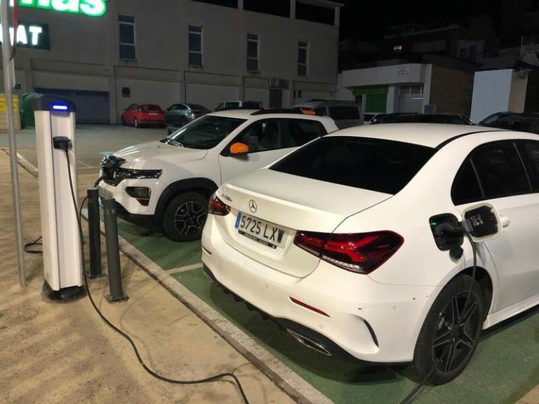 El Gobierno aprueba deducción del 15% en el IRPF al comprar vehículos eléctricos