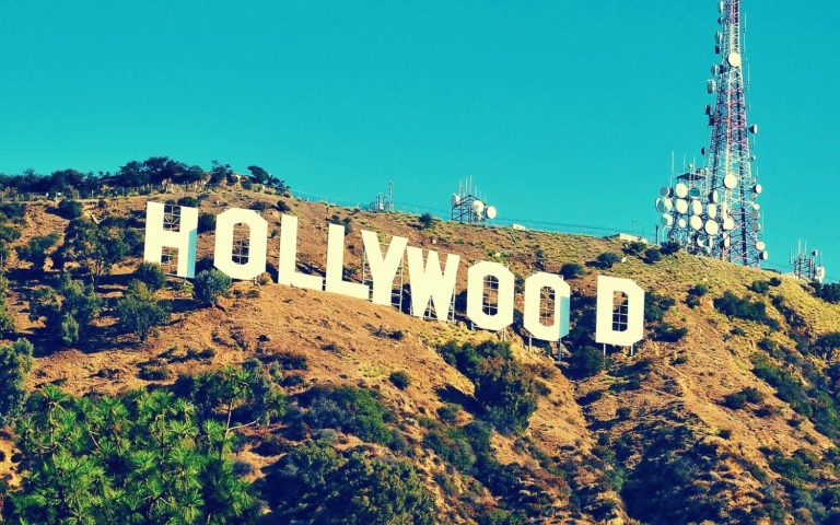 El sindicato de actores de Hollywood se une a los guionistas y aprueba ir a huelga