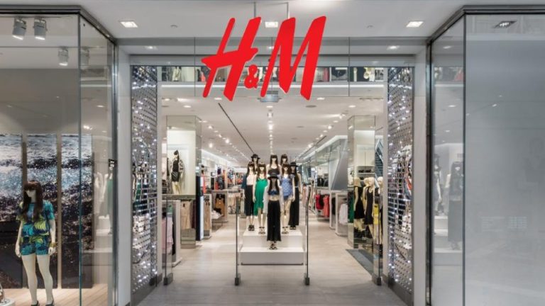 7 vestidos de H&M por menos de 20 euros para acaparar todas las miradas