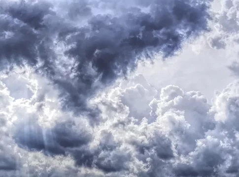 La AEMET advierte qué lugares de España sufrirán las peores tormentas La AEMET advierte qué lugares de España sufrirán las peores tormentas