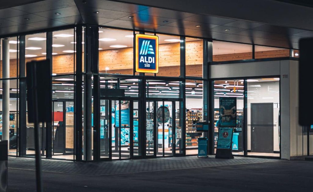 ¿La lámpara Quigg antimosquitos de Aldi es efectiva contra otros insectos además de los mosquitos?