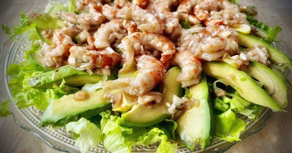Beneficios de consumir langostinos y aguacate