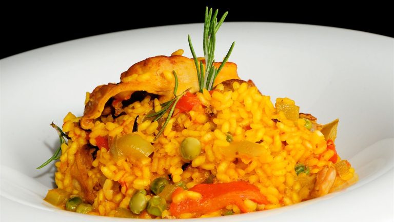 Cómo hacer un arroz con conejo de toda la vida con un sabor top