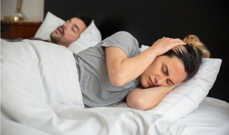 ¡Di adiós a los ronquidos con estos sencillos remedios caseros!