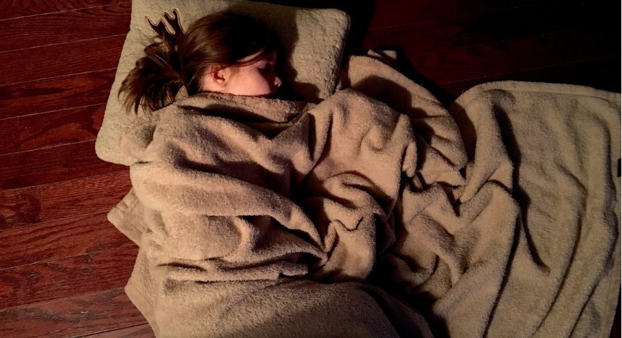 La razón por la que dormir sin ropa adelgaza y otros beneficios