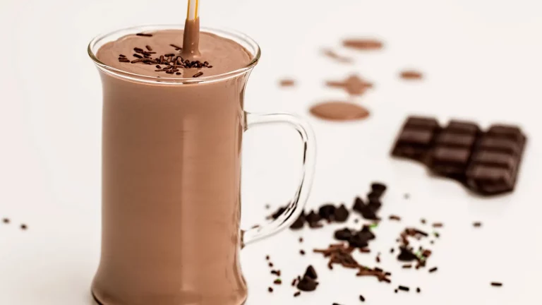 4 batidos verano sin azúcar para desayuno y merienda (con truco de textura)
