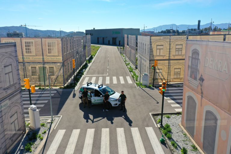 5GVEC: un proyecto para impulsar el desarrollo de soluciones 5G para la conducción conectada en España