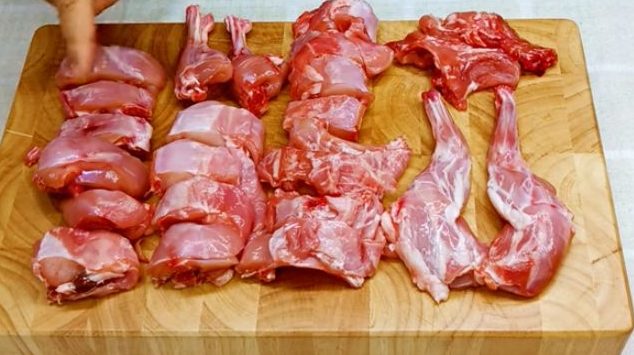 ¡No dejarás de cocinarlo! Así puedes hacer un conejo al ajillo como Chicote