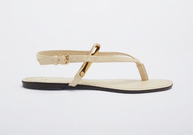 El Corte Inglés: sandalias planas muy chic que no superan los 50 euros 1 Sandalias planas de mujer de dedo en blanco el corte ingles