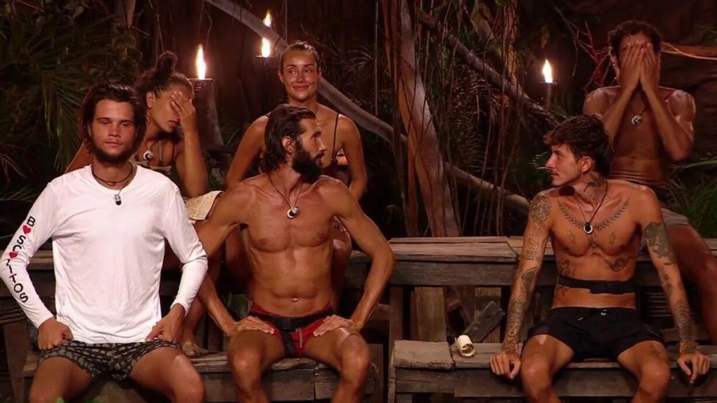 ¿Qué le ofrecieron a Adara?