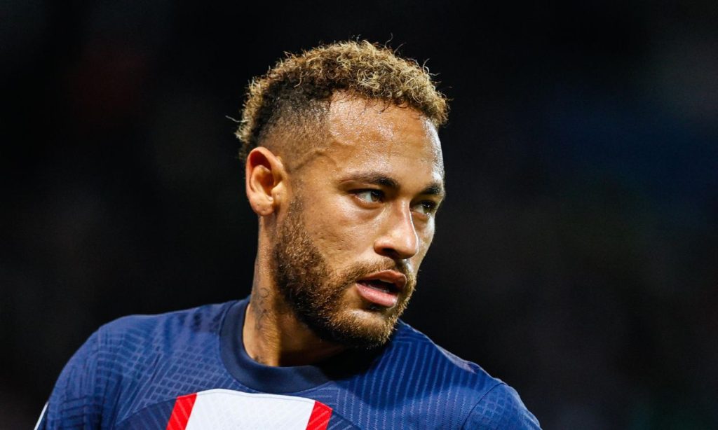 Tendría que rebajarse el sueldo