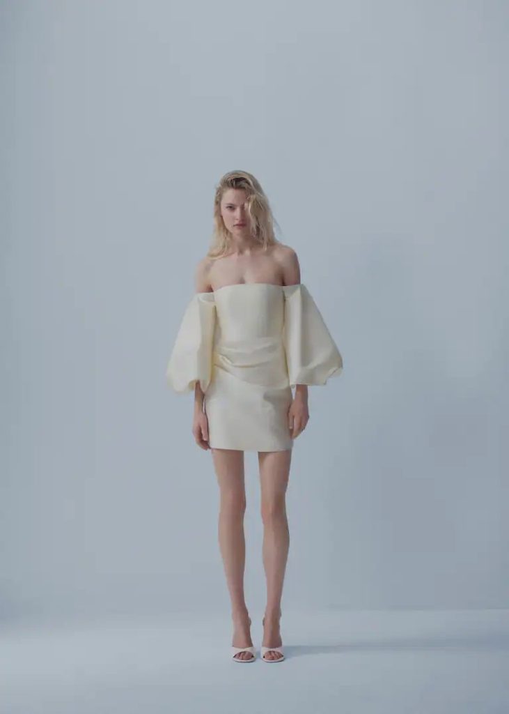 Vestido raso mangas volumen