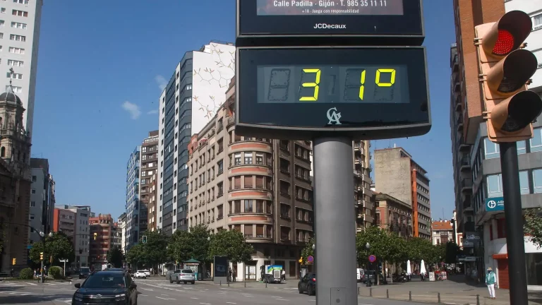 El tiempo: las temperaturas máximas suben hasta 36 grados y lloverá en el este de la Península