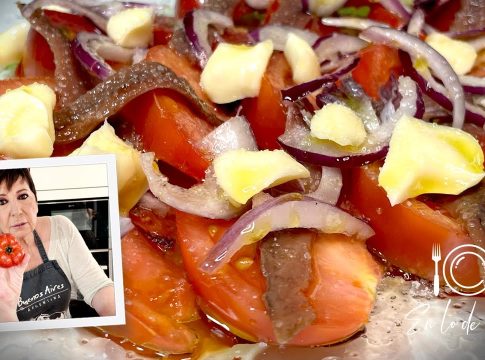 Video Thumbnail: ENSALADA DE TOMATES con anchoas, queso y cebolla...muy fresca y rica para los días de calor