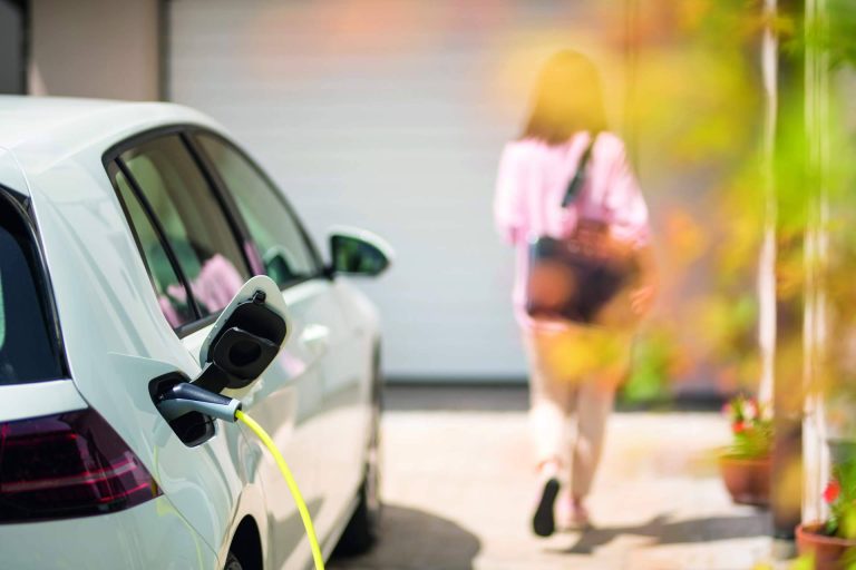 La guía que ayuda a elegir el mejor cargador para el vehículo eléctrico, de la mano de ChargeGuru