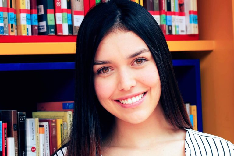 Diseño de sonrisa e implantes dentales en Odontología de Marlon Becerra