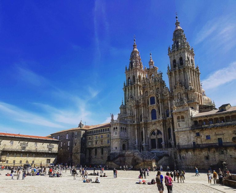 Reivindicar los derechos de las personas con discapacidad en España haciendo el Camino de Santiago en silla de ruedas, con Fundación Disgrup