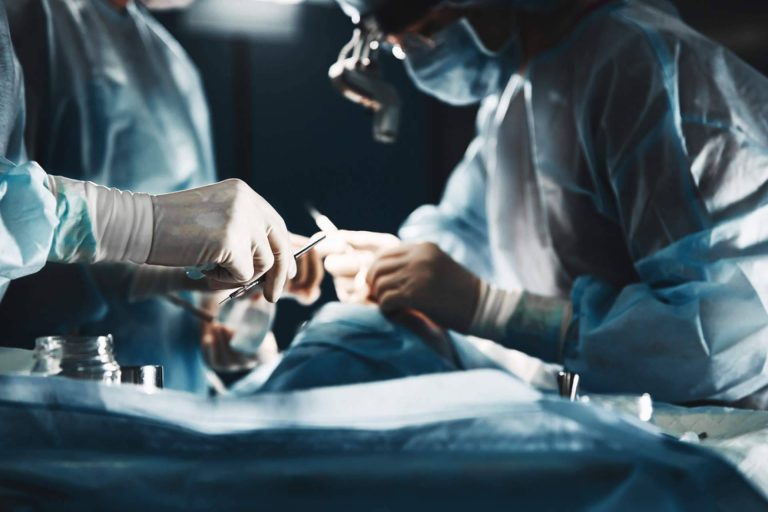 Turismo sanitario en Málaga. Pacientes de toda España acuden al Doctor Carlos Morales para tratar su hernia de disco