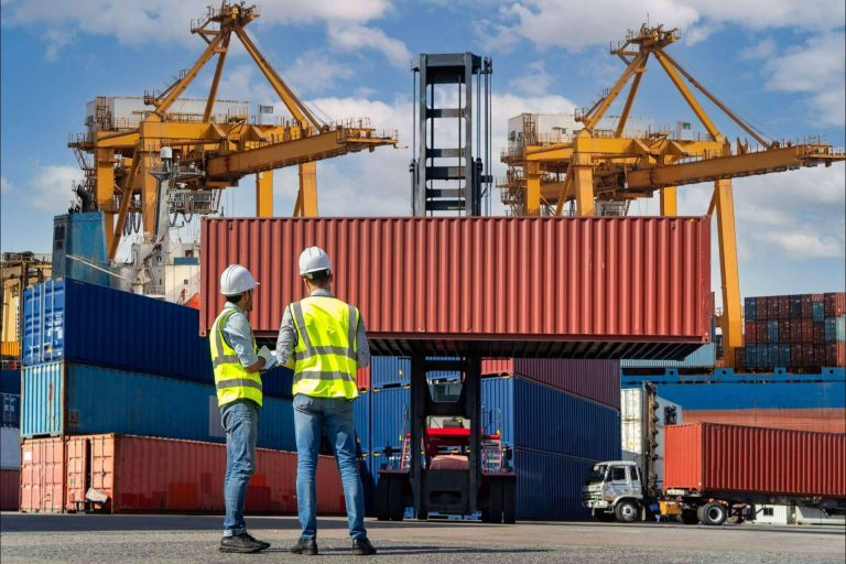 Servicio Global de Transporte Nacional e Internacional, Logística y Aduanas con Plaza Forwarding